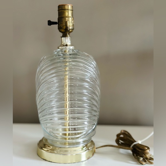 Vintage art deco scallop clear glass Lamp - Picture 5 of 10